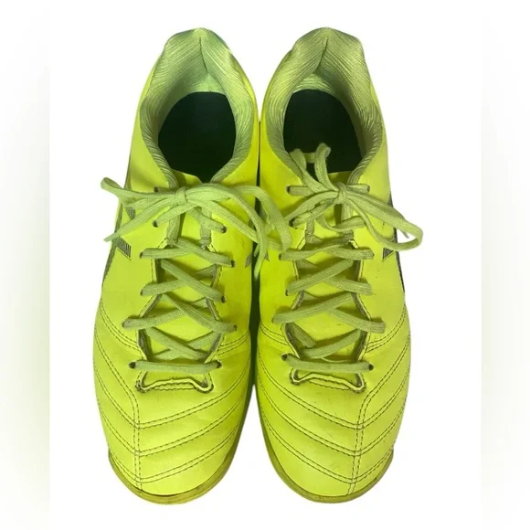 asics ds light soccer Indoor shoes Men US size 6 1104A047  display picture 1